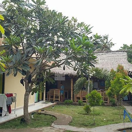 Baleku Homestay Trawangan 吉利特拉旺安 外观 照片