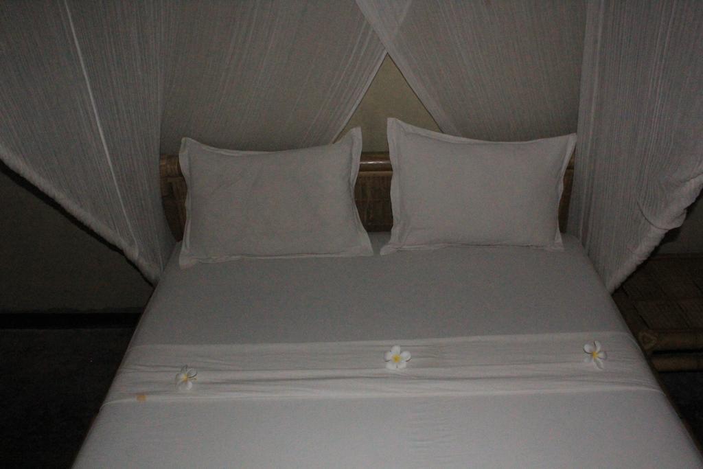 Baleku Homestay Trawangan 吉利特拉旺安 外观 照片