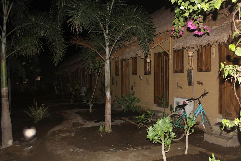 Baleku Homestay Trawangan 吉利特拉旺安 外观 照片